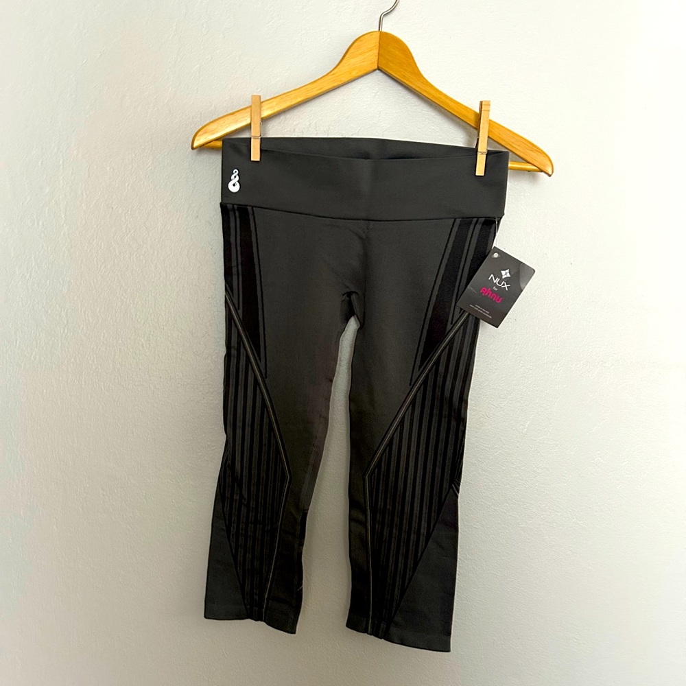NWT NUX for AHNU Hailey Capri Leggings